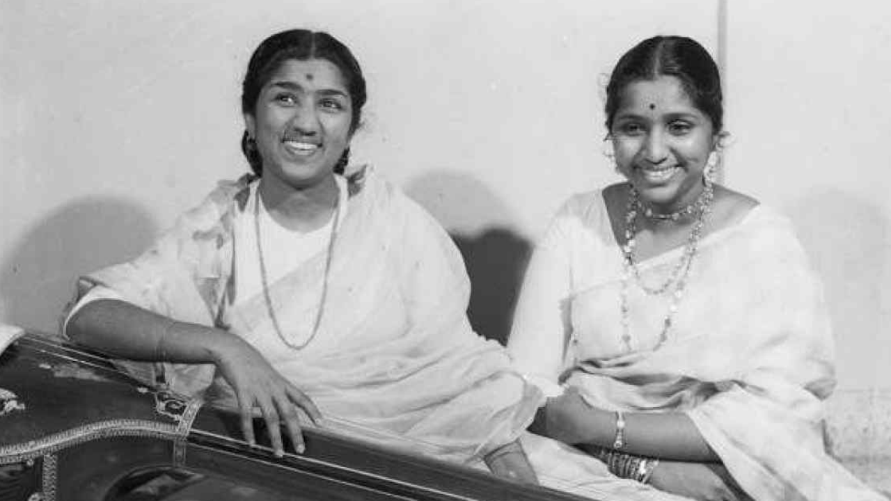 Asha Bhosle With Lata Mangeshkar